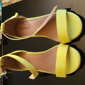 Lime green / yellow green heels